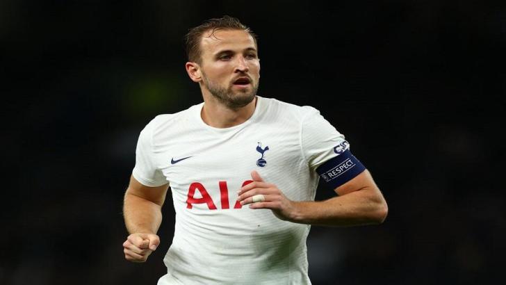 Harry Kane playing for Tottenham